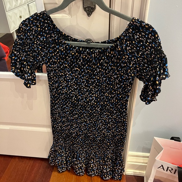 Brand new dress from sense of independence - Picture 2 of 3